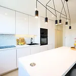 Sea View In The Center With Free Parking 아파트