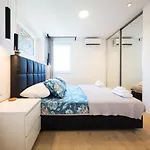 Sea View In The Center With Free Parking *