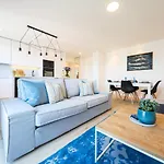 아파트 Sea View In The Center With Free Parking 자다르