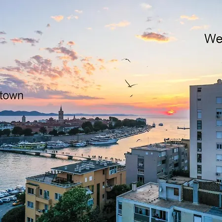 Apartment Sea View In The Center With Free Parking