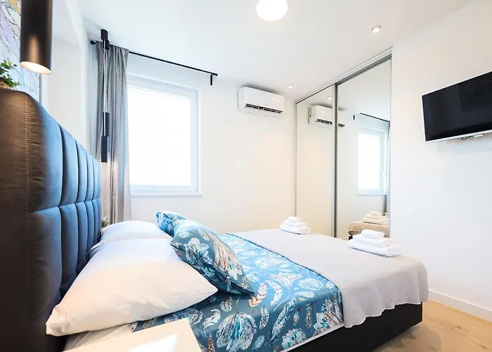 Sea View In The Center With Free Parking *