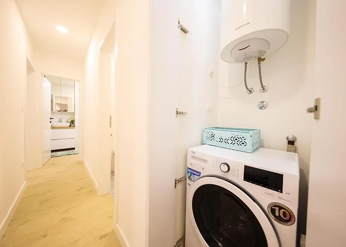 Apartment Sea View In The Center With Free Parking