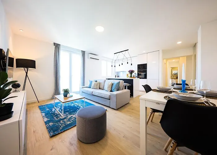 Apartment Sea View In The Center With Free Parking *