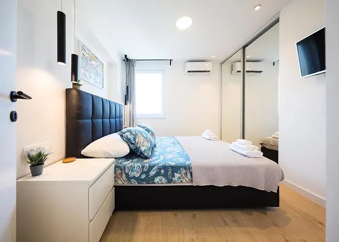 Sea View In The Center With Free Parking *