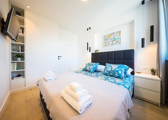 Sea View In The Center With Free Parking Apartment