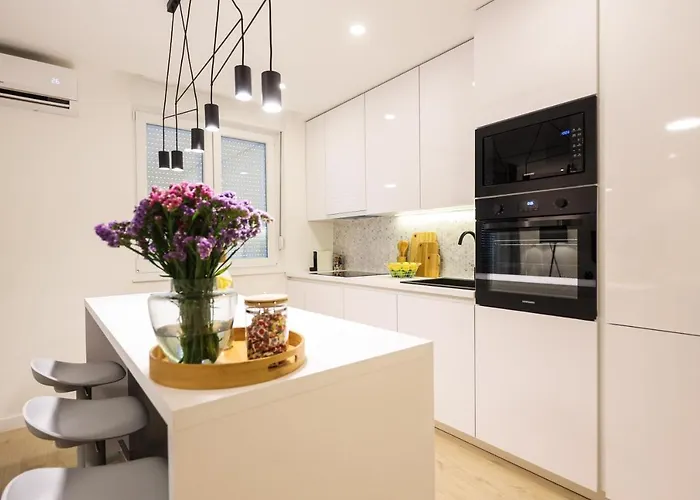 Sea View In The Center With Free Parking