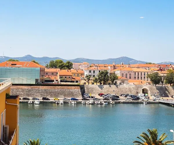 Apartment Sea View In The Center With Free Parking